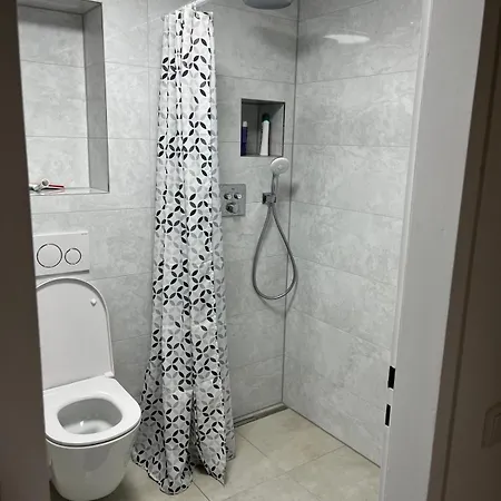 Sindel Living Apartment-2 Bed With Floor Heating For Business And Family Travellers *