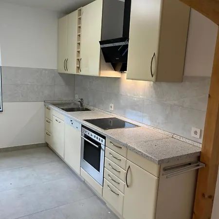 Sindel Living Apartment-2 Bed With Floor Heating For Business And Family Travellers