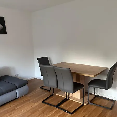 2 Bed With Floor Heating For Business And Family Travellers Appartamento